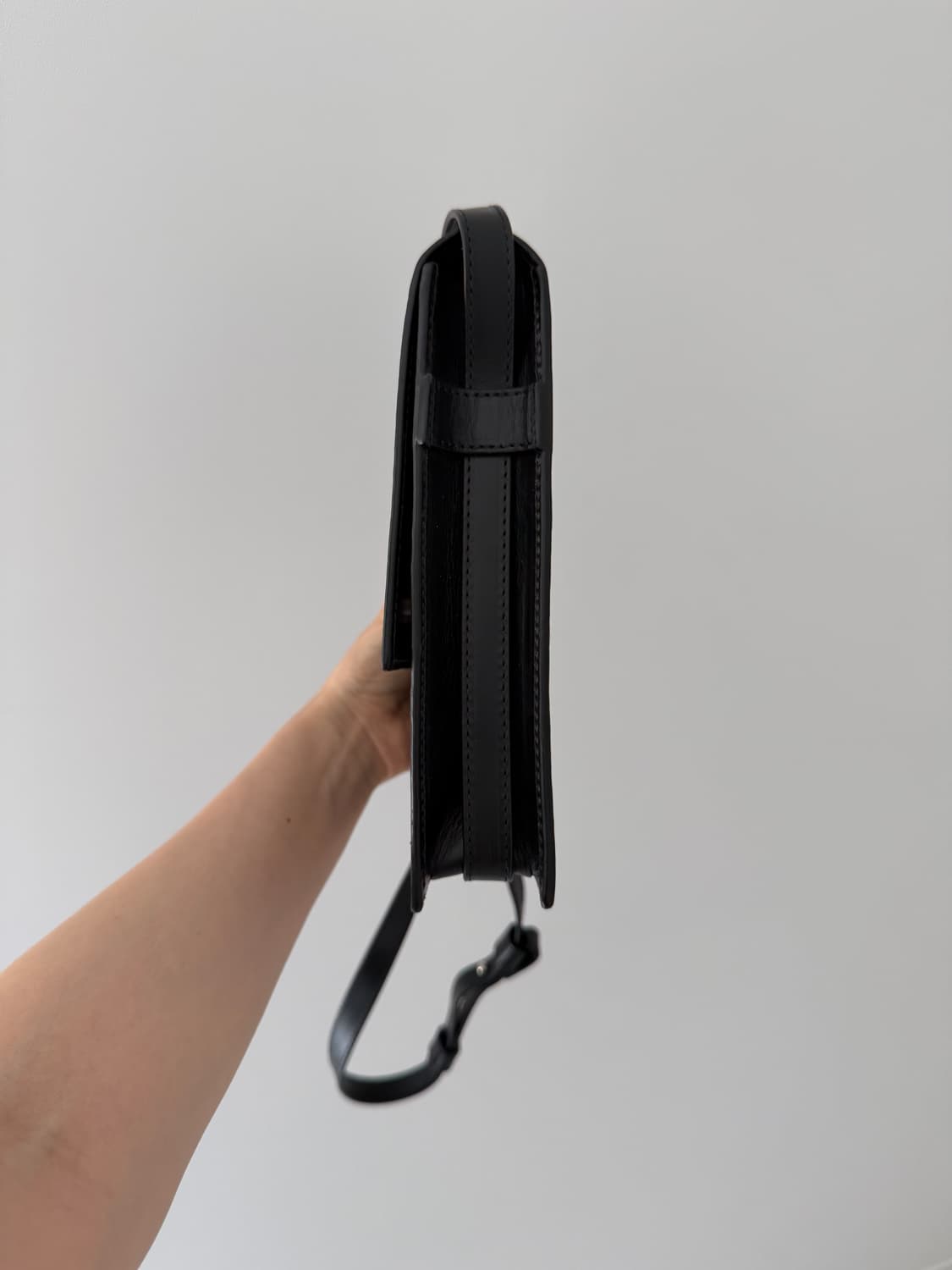 르메르 스몰 사첼백 레더 블랙 상품이미지8