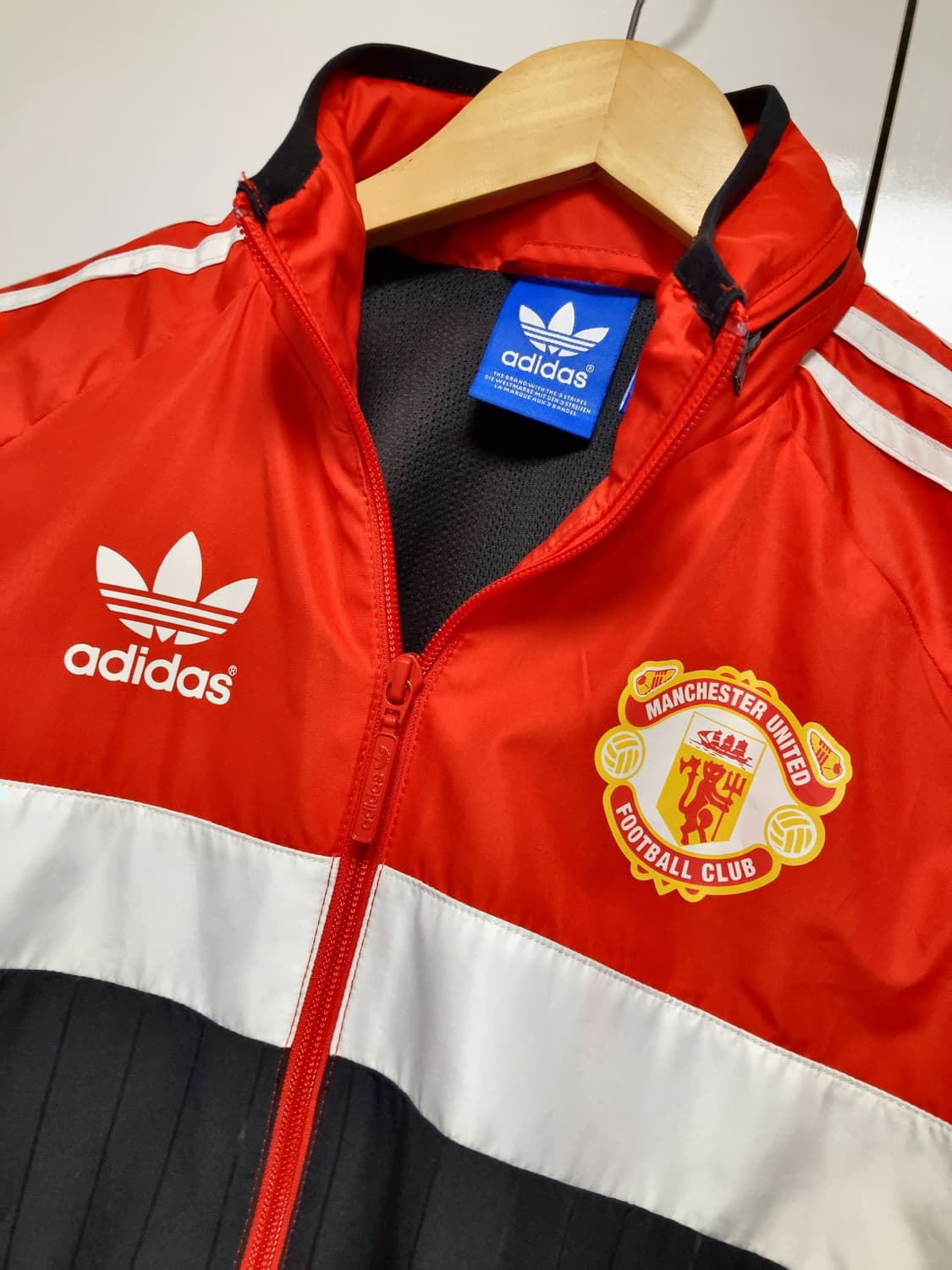 아디다스 맨유 레드 블랙 져지 바람막이 집업 자켓 상품이미지2