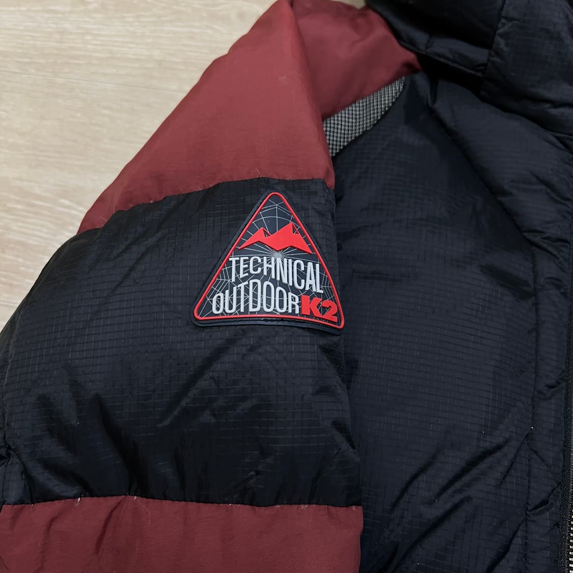 K2 테크니컬 아웃도어 여성 덕다운 후드 패딩 [블랙/버건디] S/90 상품이미지5