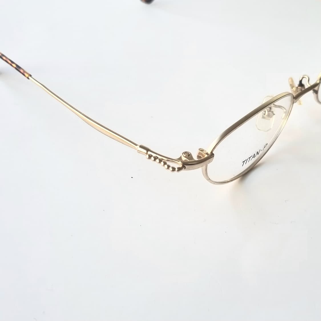 데드스탁  빈티지 오벌 티타늄 안경테 상품이미지9