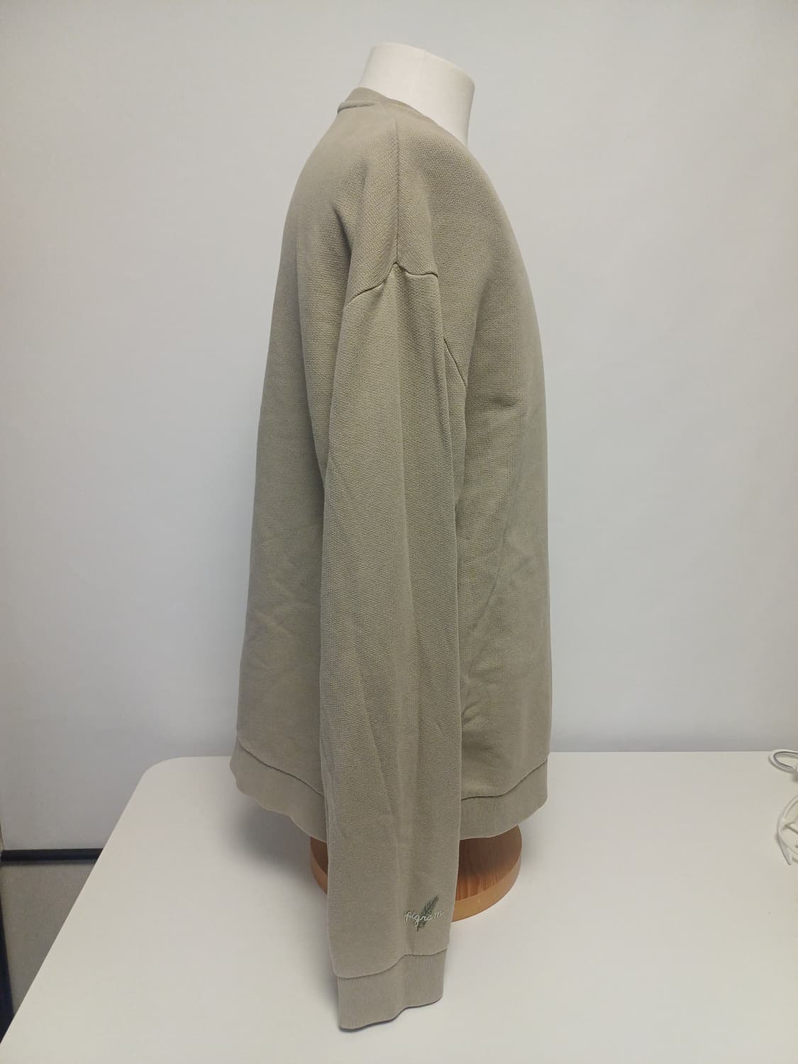 [XXL/110] epigram 에피그램 '솔잎차이야기' 로컬 자수맨투맨 상품이미지2