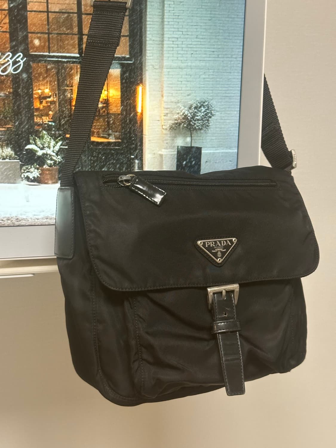 프라다 나일론 포코노 버클 크로스백 주우재백 상품이미지3