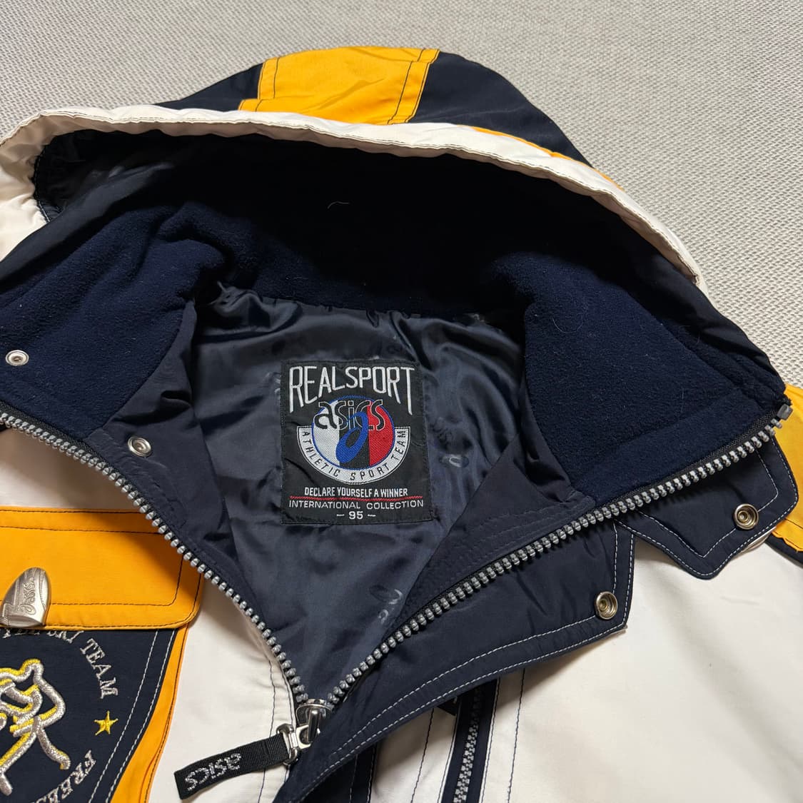 아식스 올드스쿨 스키 자켓 상품이미지3