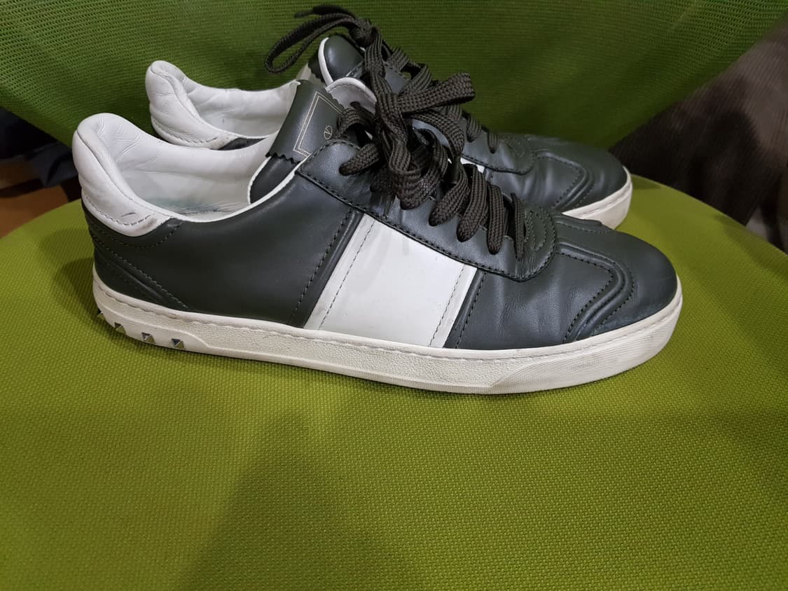 발렌티노 가라바니 락스터드 스니커즈  상품이미지3