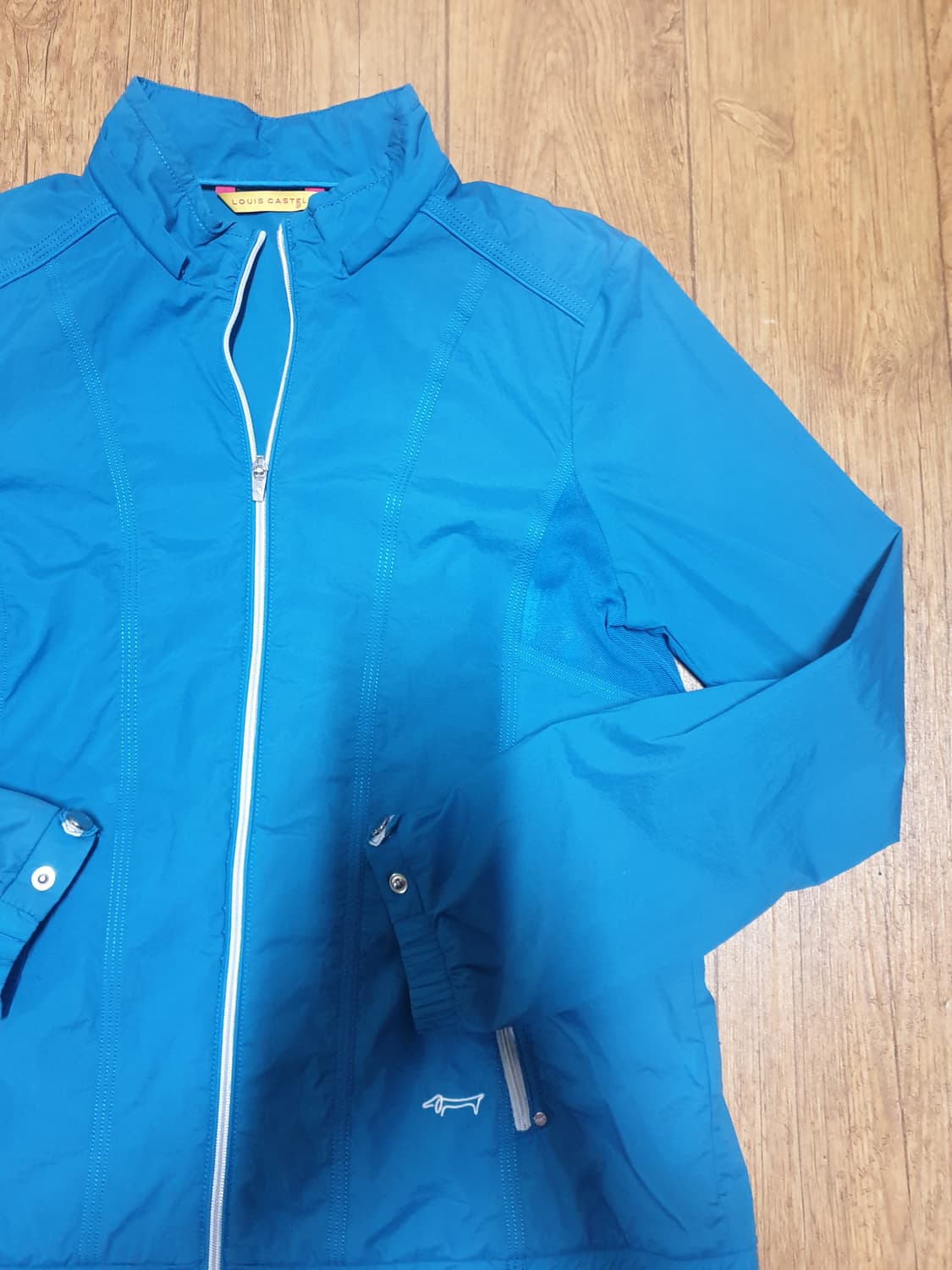 1023 루이까스텔 골프 바람막이 95 사이즈입니다 상품이미지3