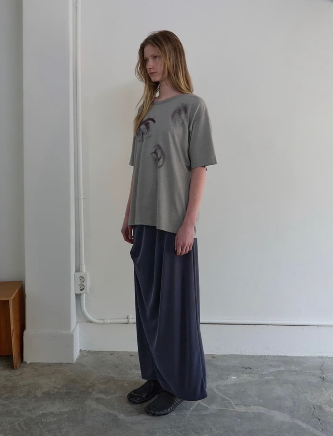 Pica 파이카 DRAPED MAXI SKIRT (navy) 상품이미지3