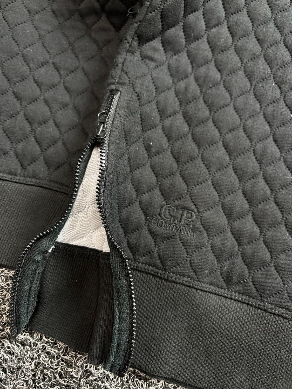 CP컴퍼니 퀼팅 렌즈패치포켓 크루넥 맨투맨 2345 상품이미지3