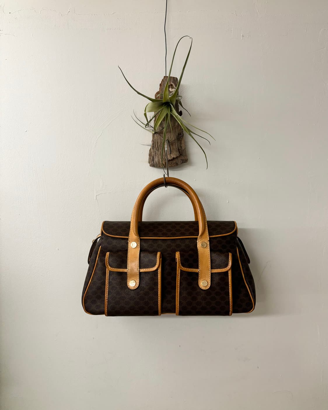 셀린느 브라운 마카담 돔보울러 백 상품이미지1