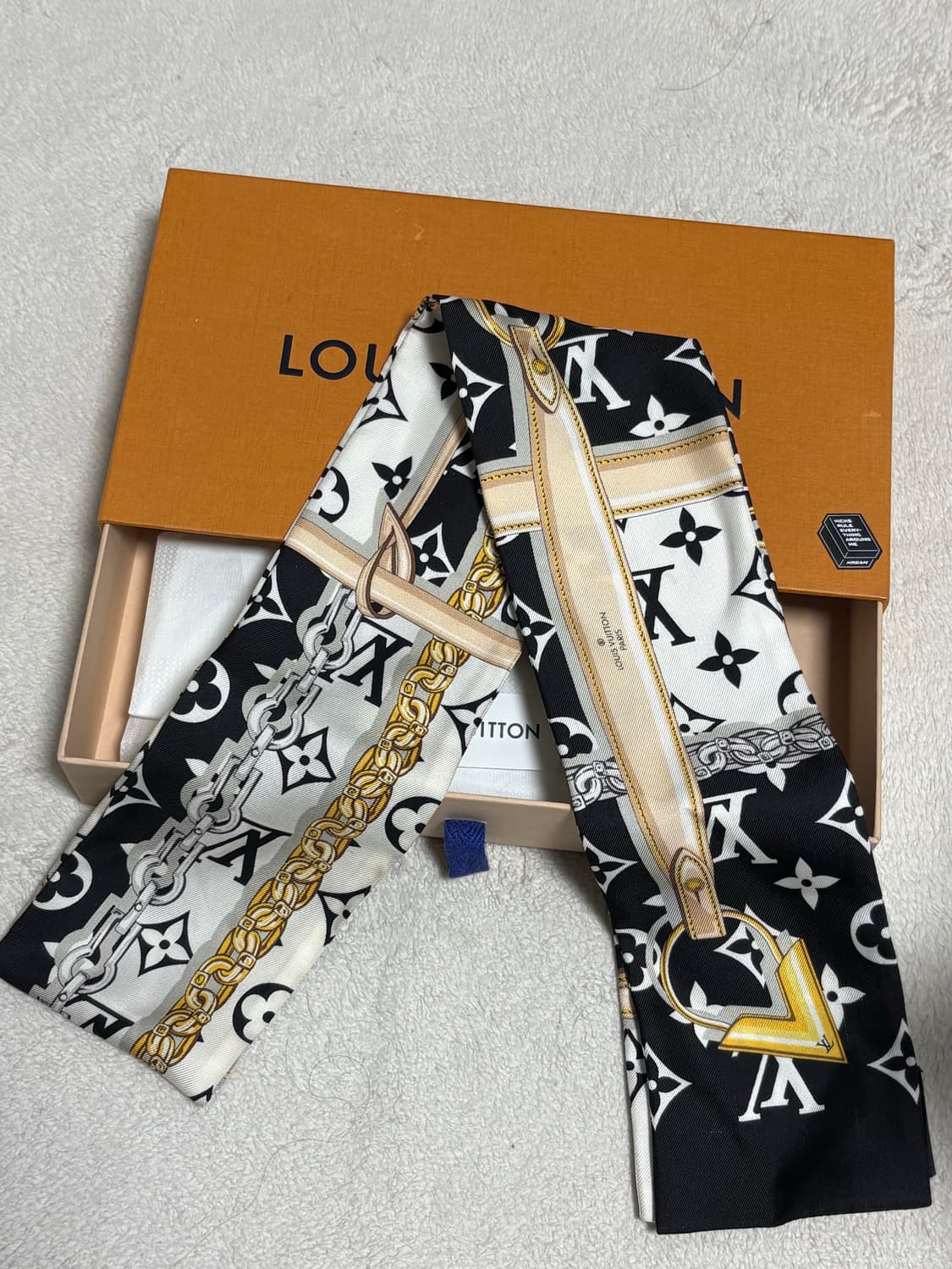 루이비통 모노그램 컨피덴셀 방도스카프 상품이미지3