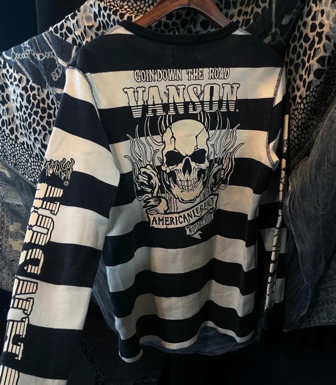 밴슨 블랙화이트 슬리브티 상품이미지1