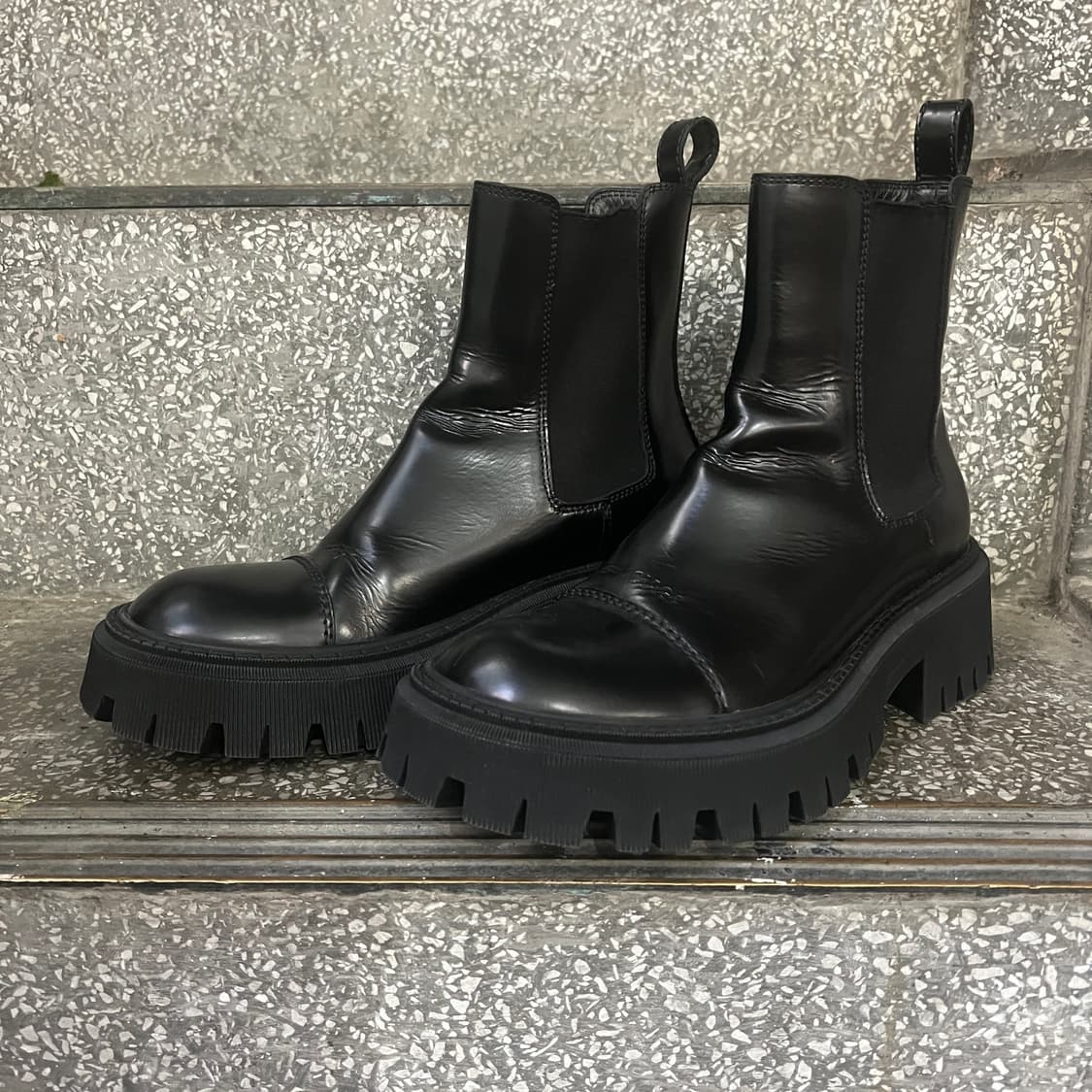 발렌시아가 트랙터 20mm 첼시 블랙 부츠 상품이미지1