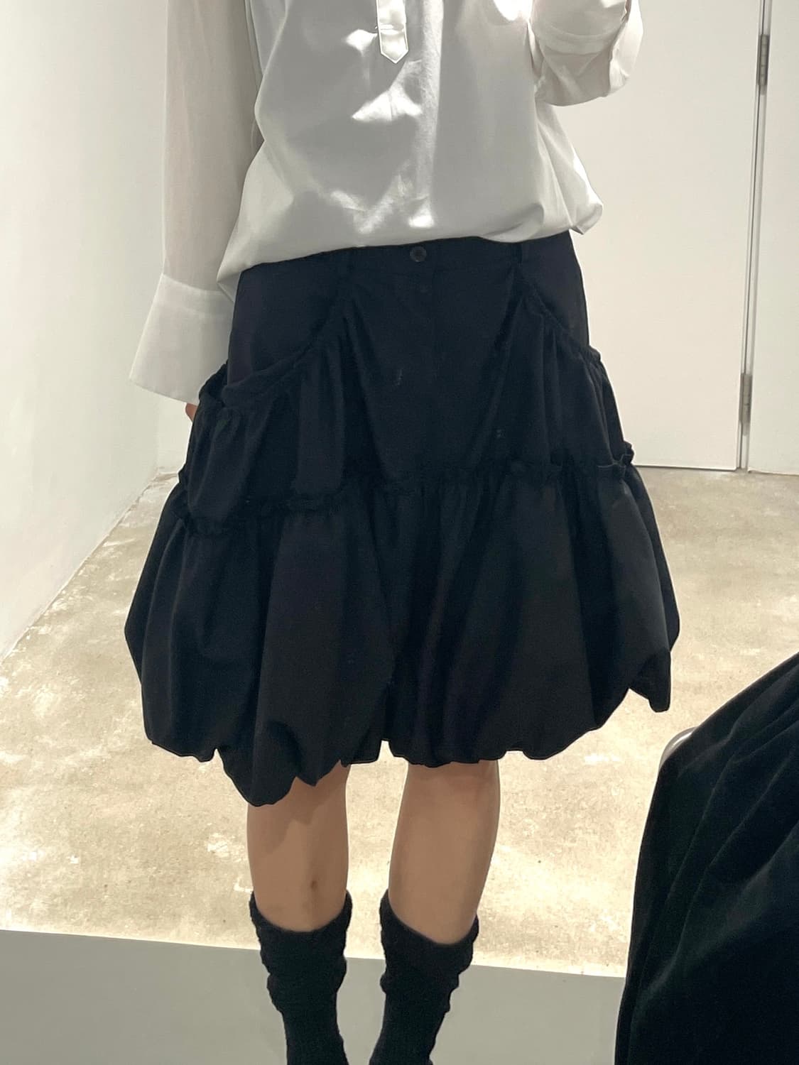 Noir Kei Ninomiya 2025ss 프릴 벌룬 쇼츠 블랙 상품이미지1