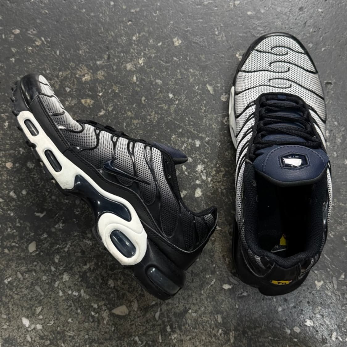 270 나이키 에어맥스 플러스 SE 상품이미지1