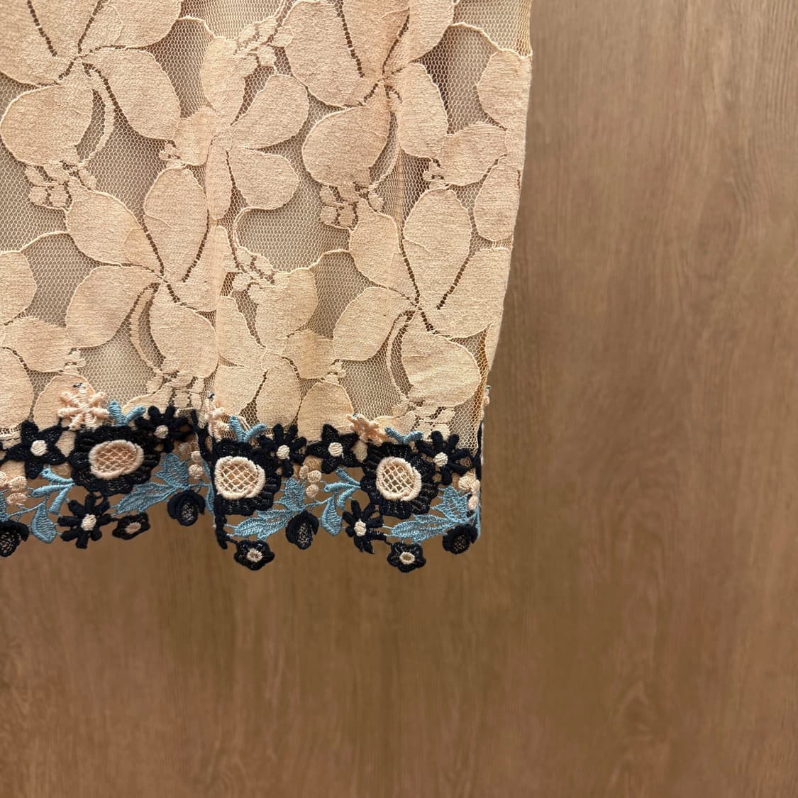 안나수이 슬리브리스 미니 원피스 플라워 레이스 디테일 베이지 핑크 상품이미지5