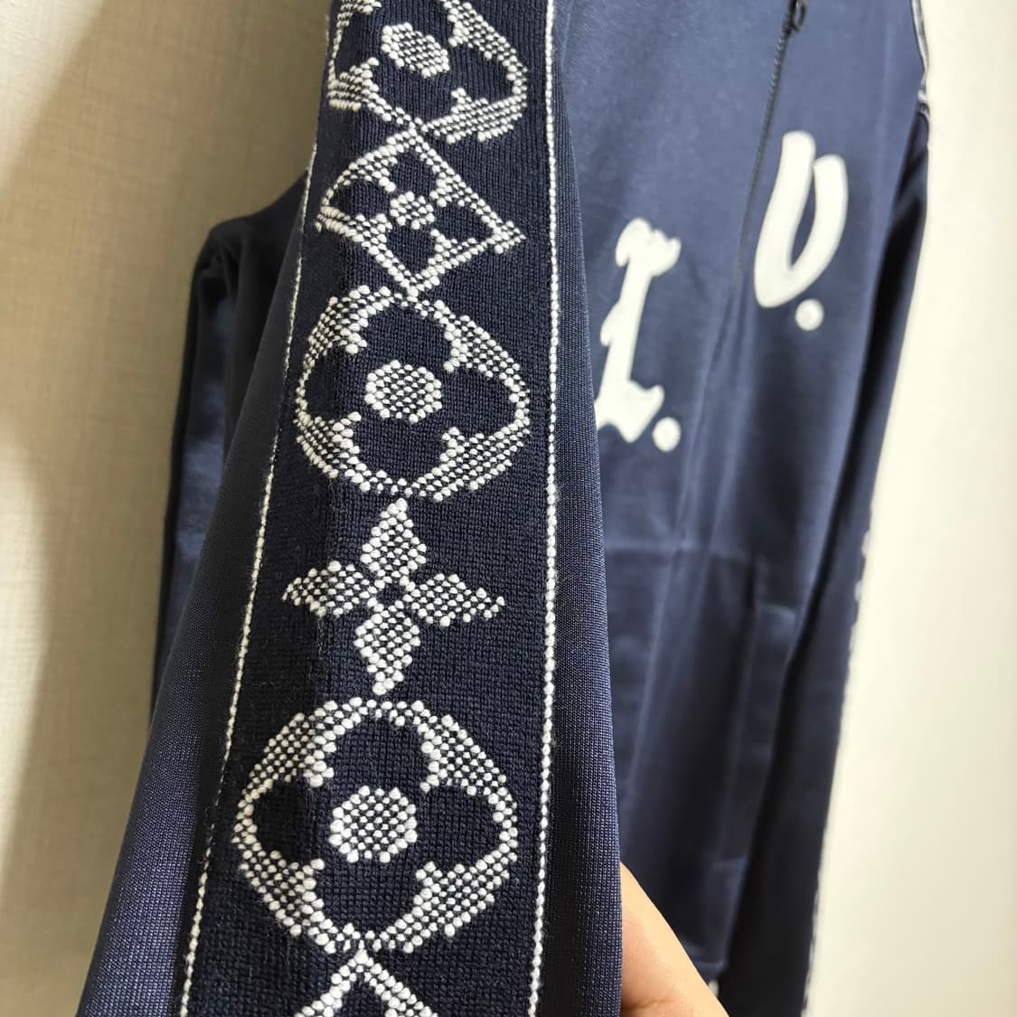 [L/새상품급] 루이비통 모노그램 사이드로고 플라워 집업 자켓 상품이미지4