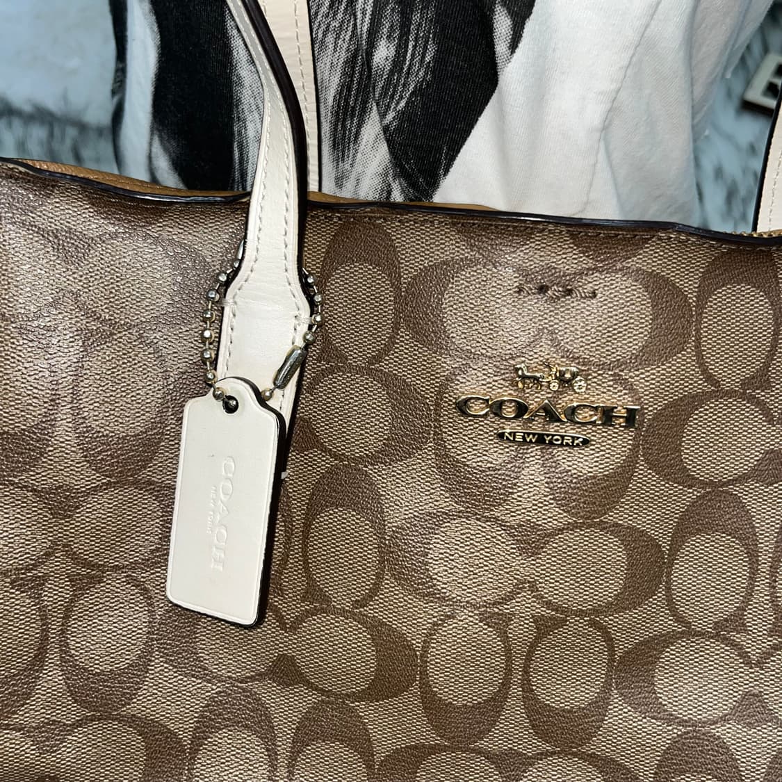 Coach 브라운 크로스백 상품이미지3