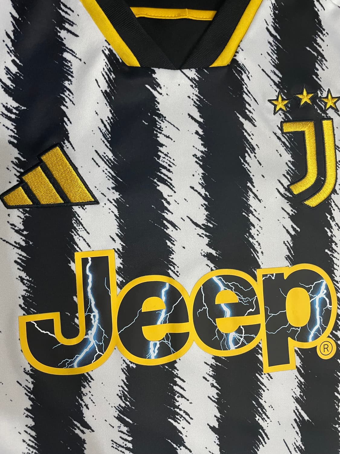 23-24 아디다스 유벤투스 홈 유니폼 상품이미지3