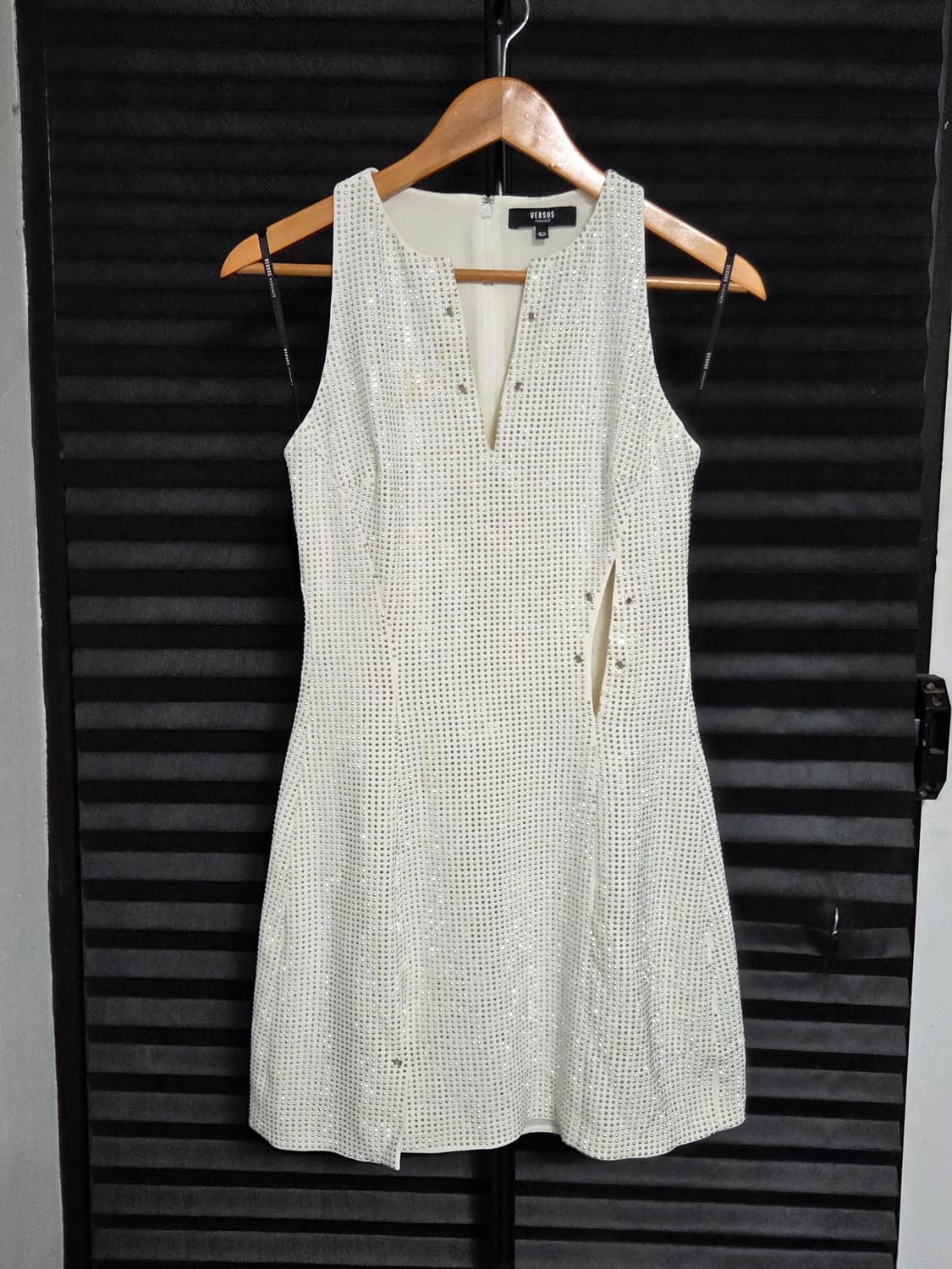 (정품) [베르수스 베르사체] 스터드 V넥 슬릿 드레스 | 00086 상품이미지1