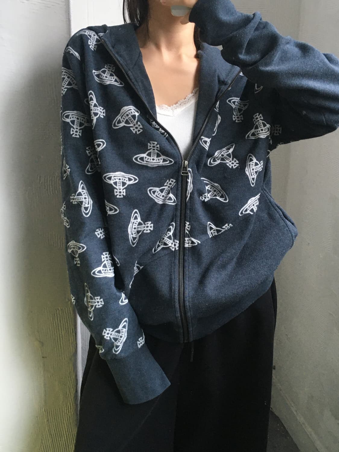 Vivienne Westwood 비비안웨스트우드 네이비 로고 후드 집업 상품이미지1