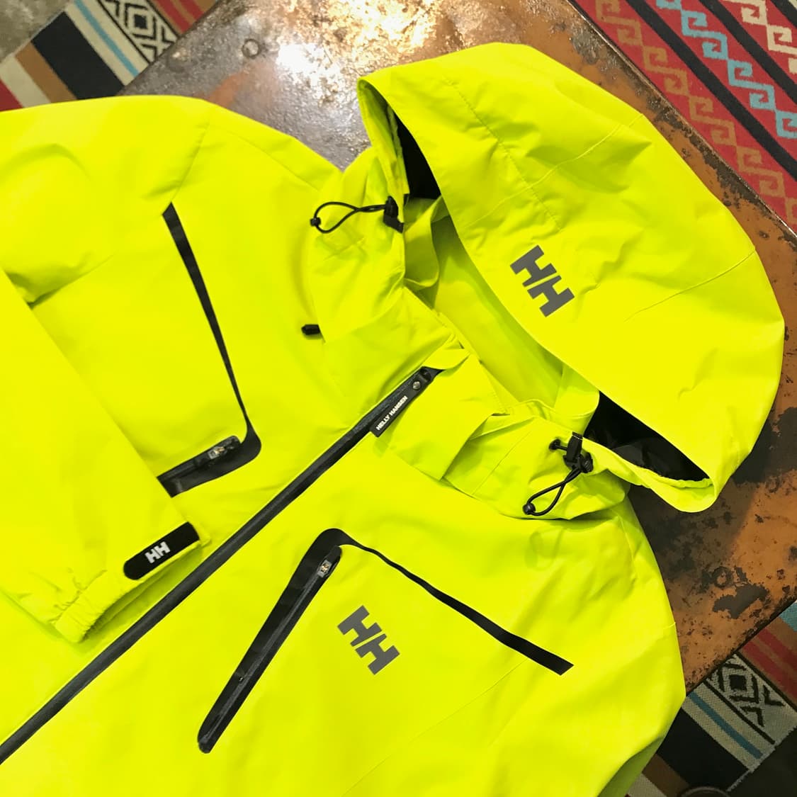 헬리한센 형광 옐로 후드 윈드브레이커 자켓 남성 105 110 상품이미지2