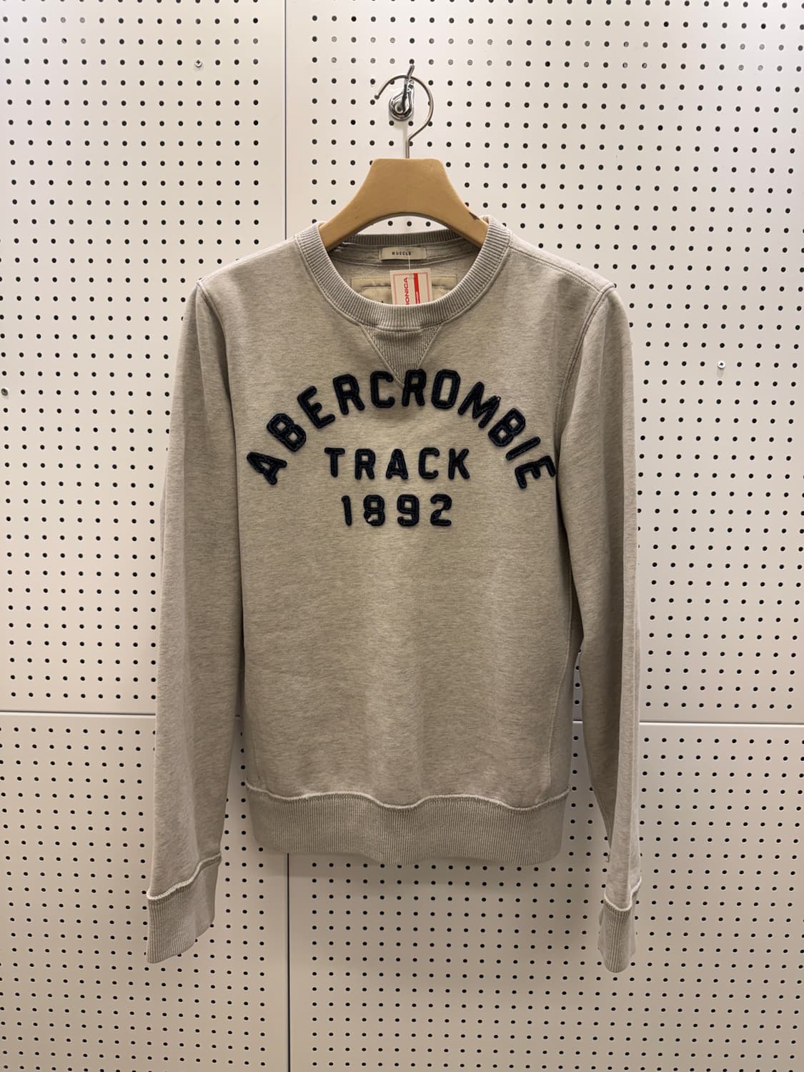 아베크롬비 y2k 아치로고 맨투맨 U773 상품이미지2