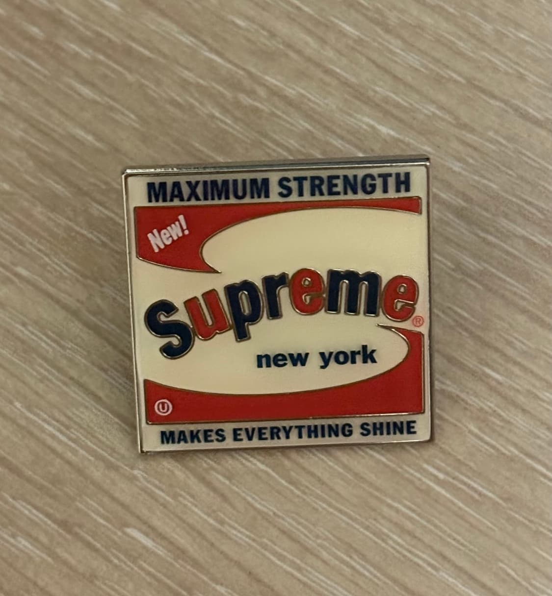 21ss 슈프림 샤인 핀 뱃지 상품이미지1