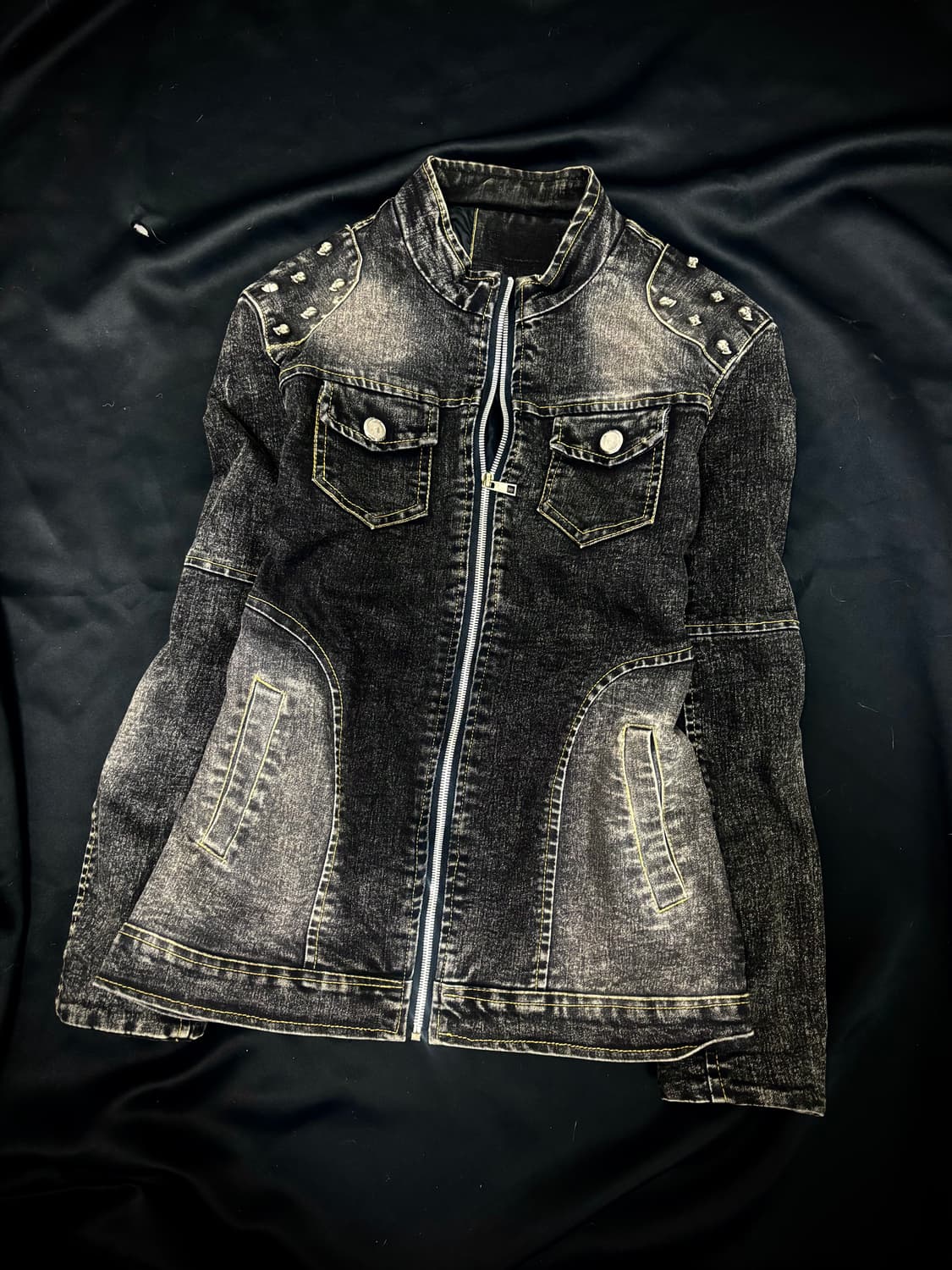 Skull Stud Washed Denim Jacket 상품이미지5