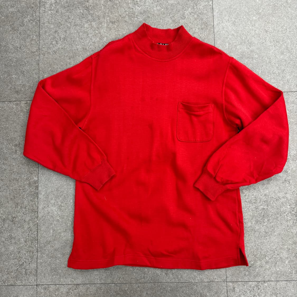 CHIP 반목 레드맨투맨 상품이미지3