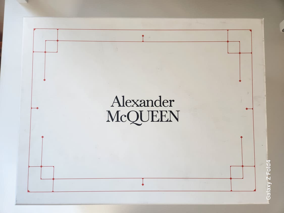 알렉산더 맥퀸 트레드 슬릭 스니커즈 블랙 판매합니다 상품이미지4