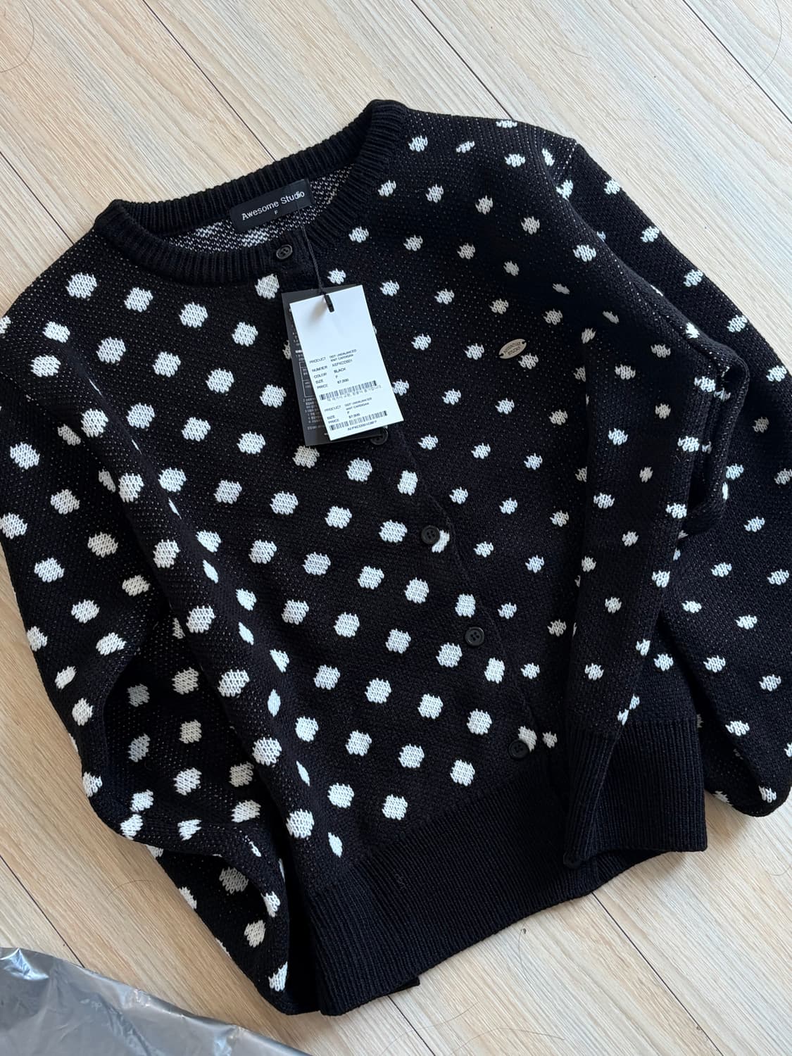 🩶반택시무배🖤어썸 스튜디오 니트 도트 가디건 무신사 구매 프리 상품이미지1