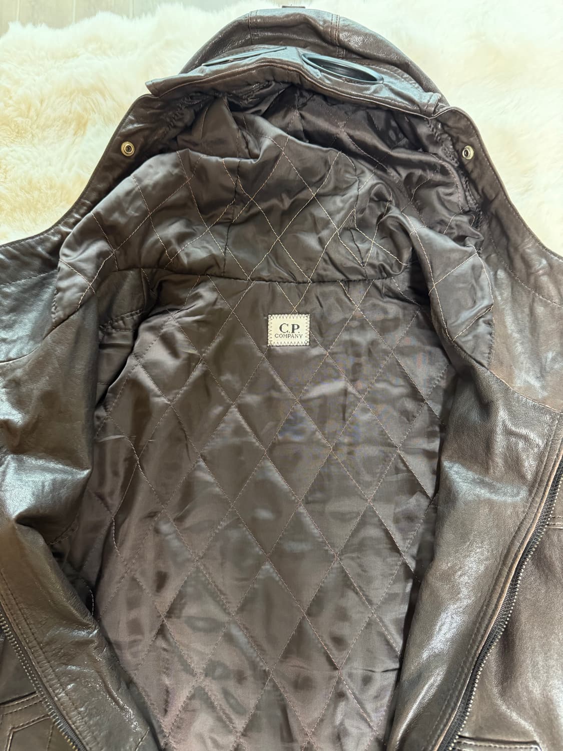 CP컴퍼니 고글 램스킨 레더 자켓 상품이미지3
