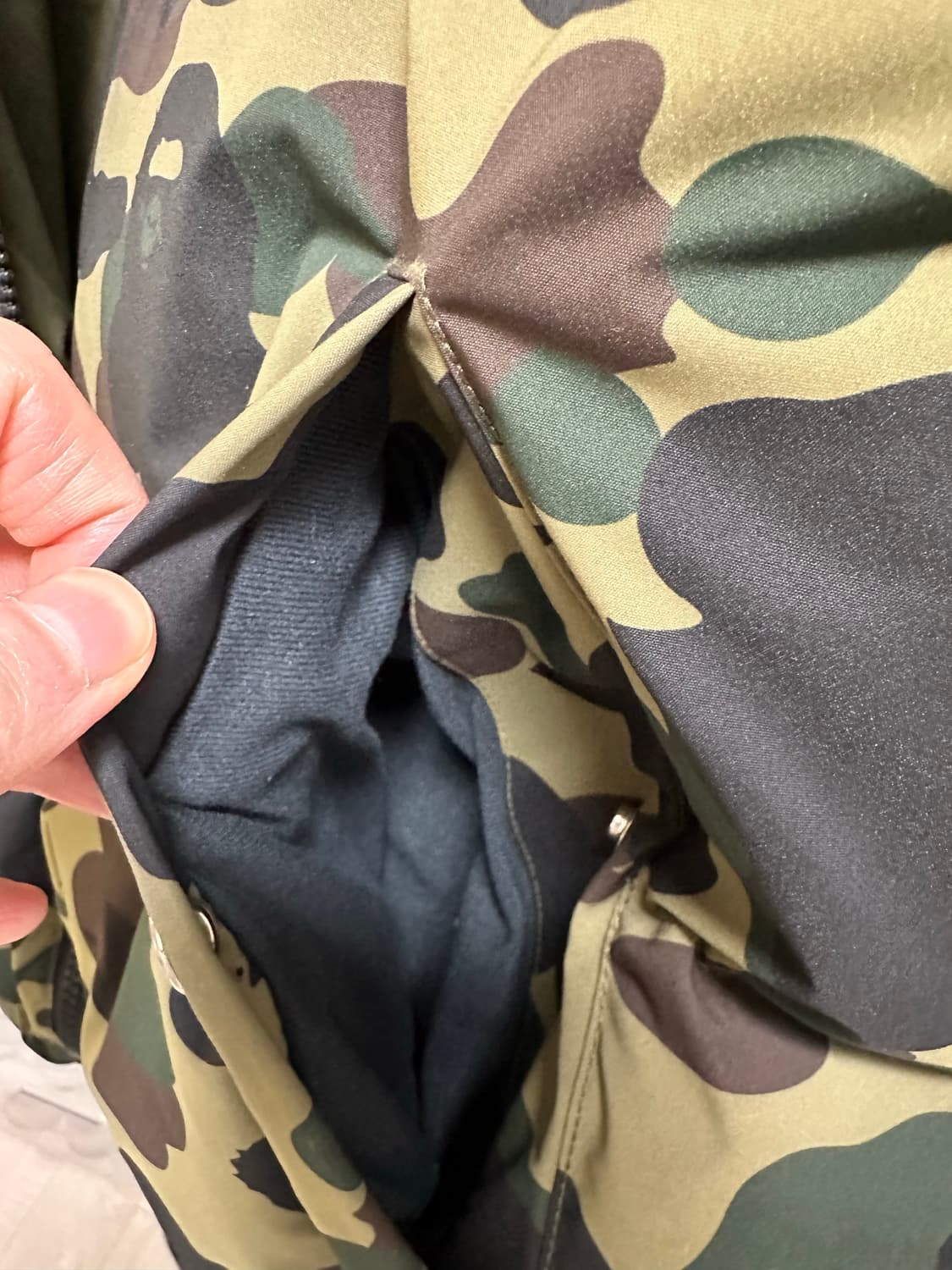 베이프 카모 리버시블 다운패딩 L사이즈 1회착  상품이미지5