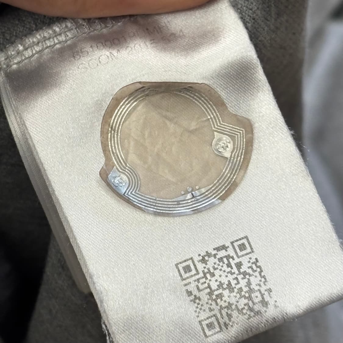 M 몽클레어 그레이 카라티셔츠 상품이미지5