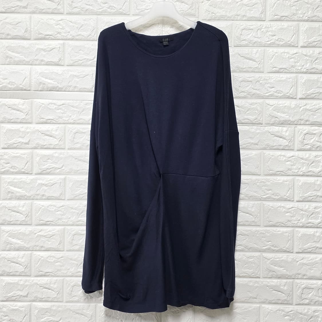 코스 COS 네이비 랩 디자인 롱 슬리브 M 상품이미지1
