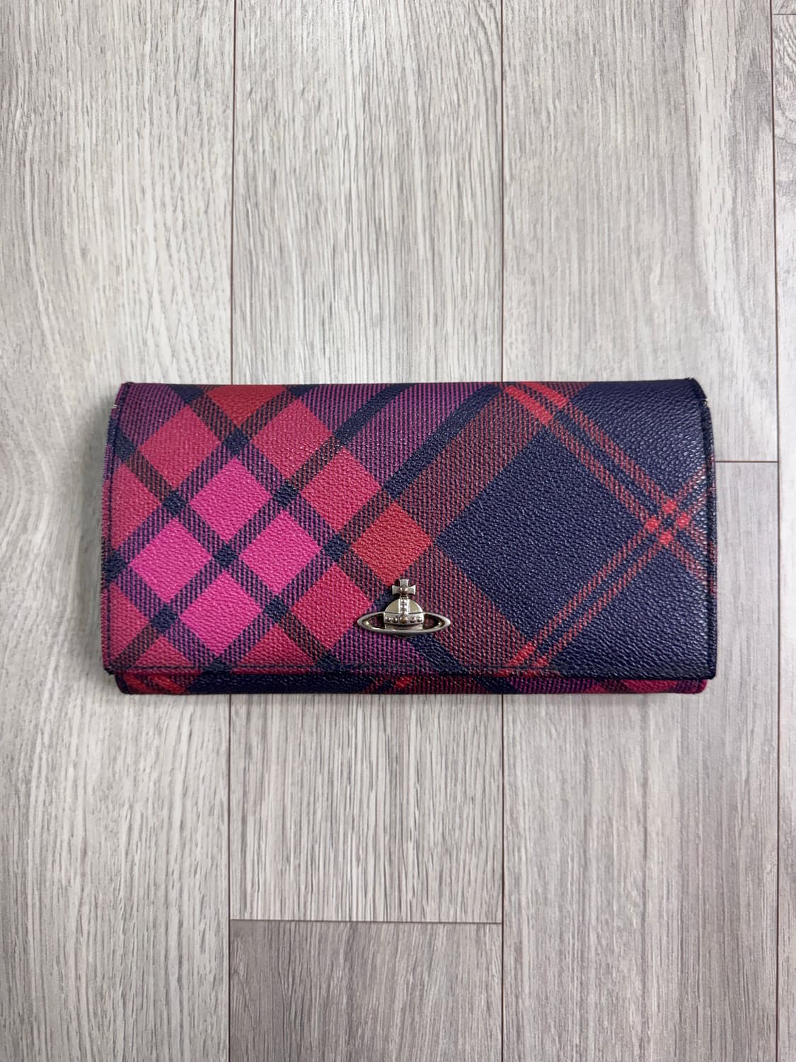 비비안웨스트우드 타탄체크 장지갑 상품이미지1