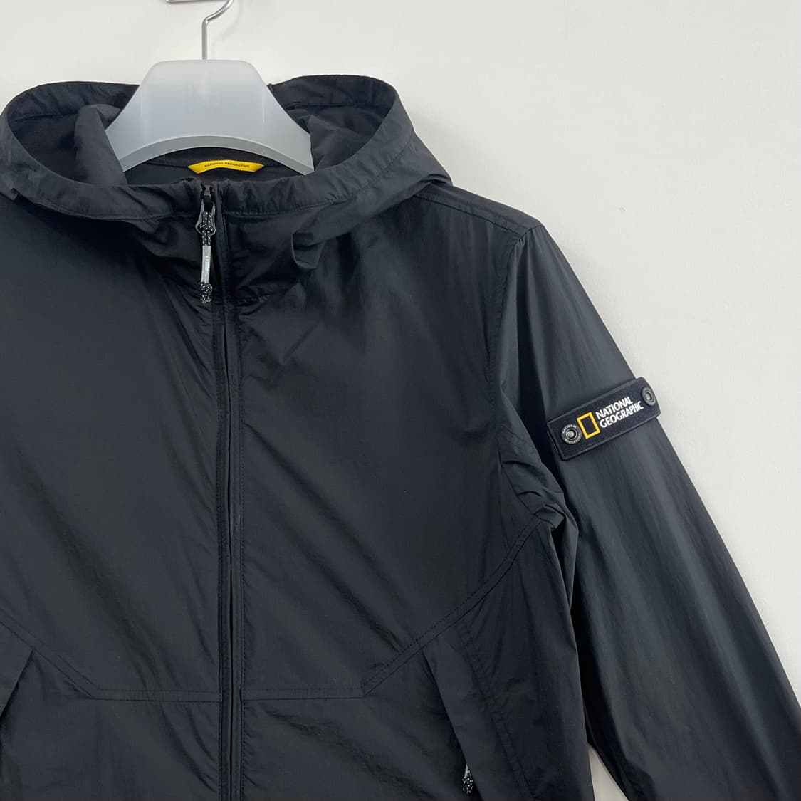 내셔널지오그래픽 와펜 블랙 경량 후드 바람막이 자켓 상품이미지4