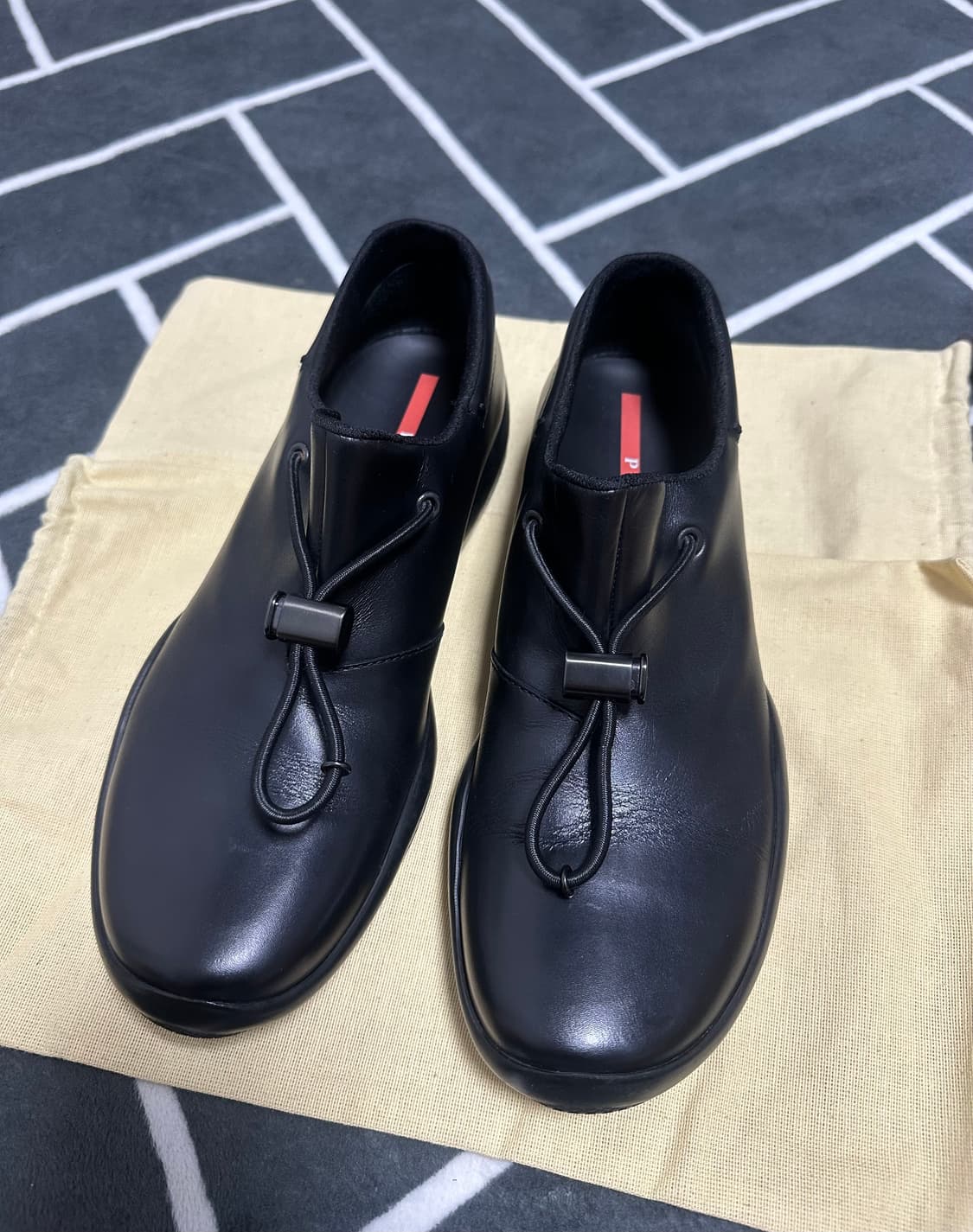 prada 토글 슬립온 41사이즈 블랙 상품이미지1