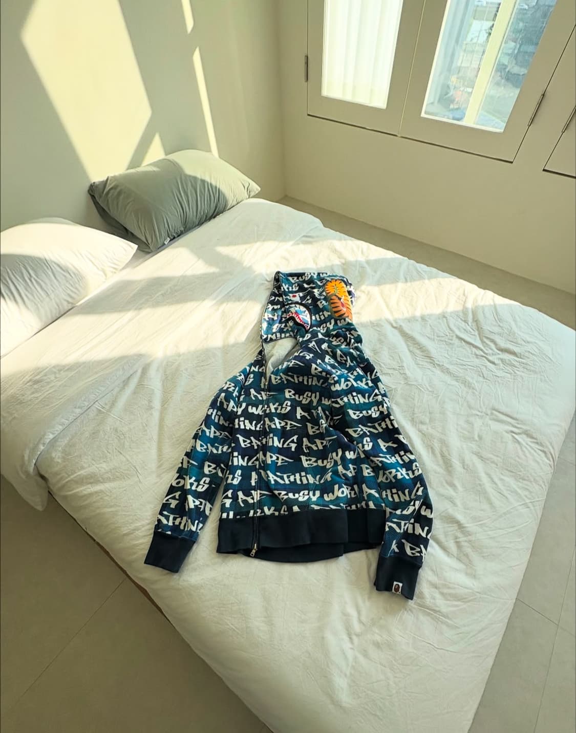 베이프 샤크 레터링 후드집업 상품이미지3