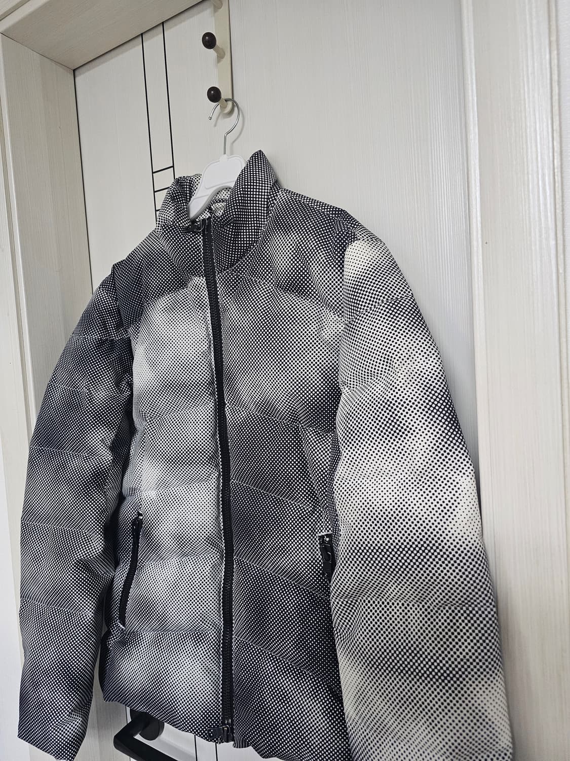 알마니 푸퍼 다운 패딩 상품이미지4