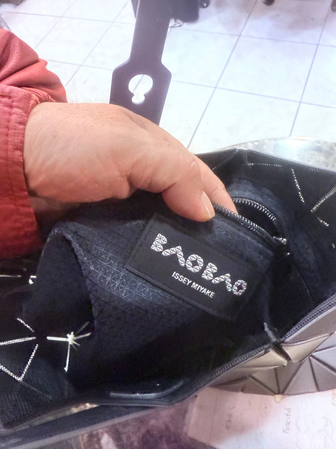 정품 바오바오 토트백 팝니다 상품이미지7