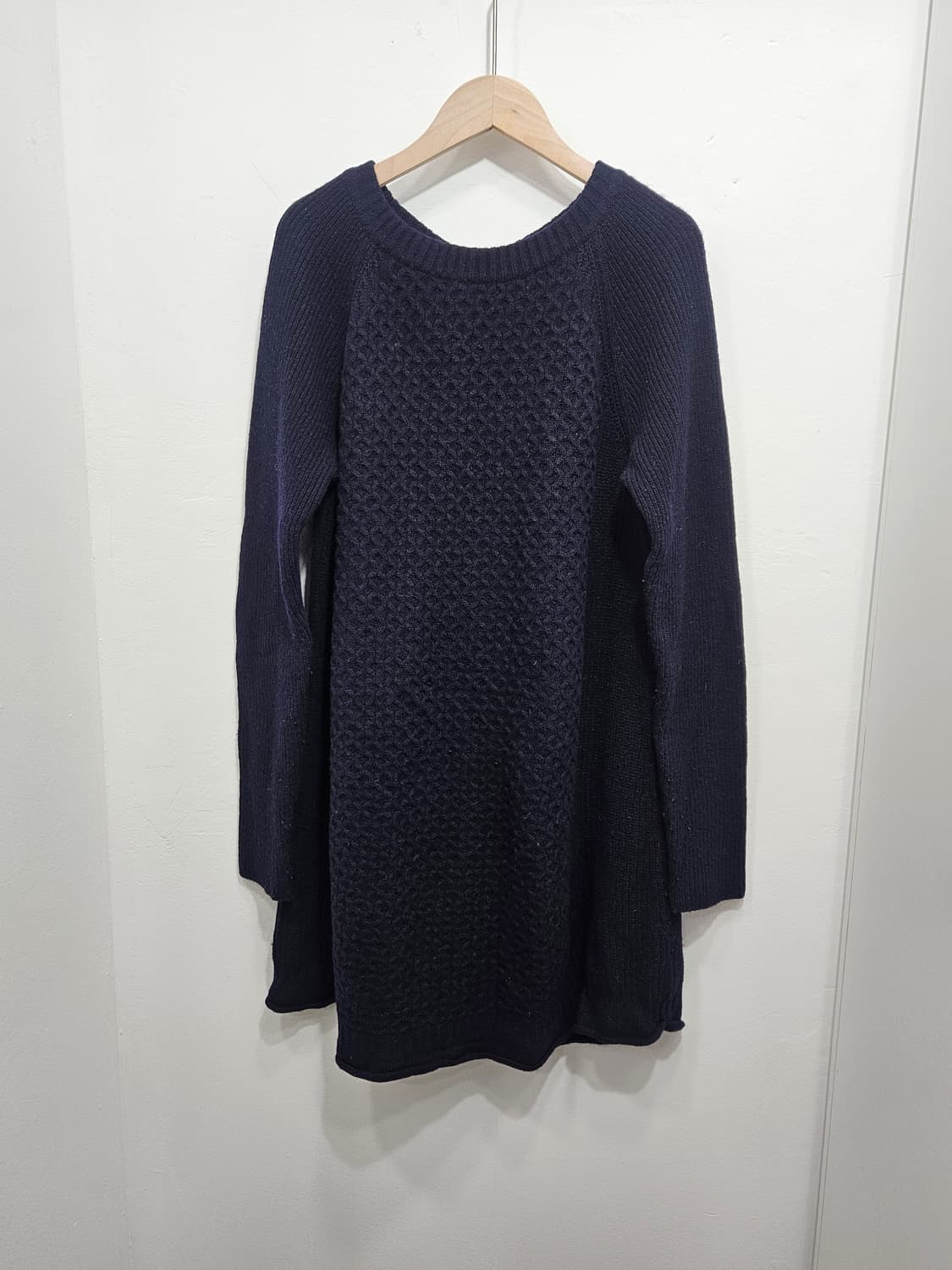 네이비 꽈배기 니트미디 지퍼 원피스 상품이미지2