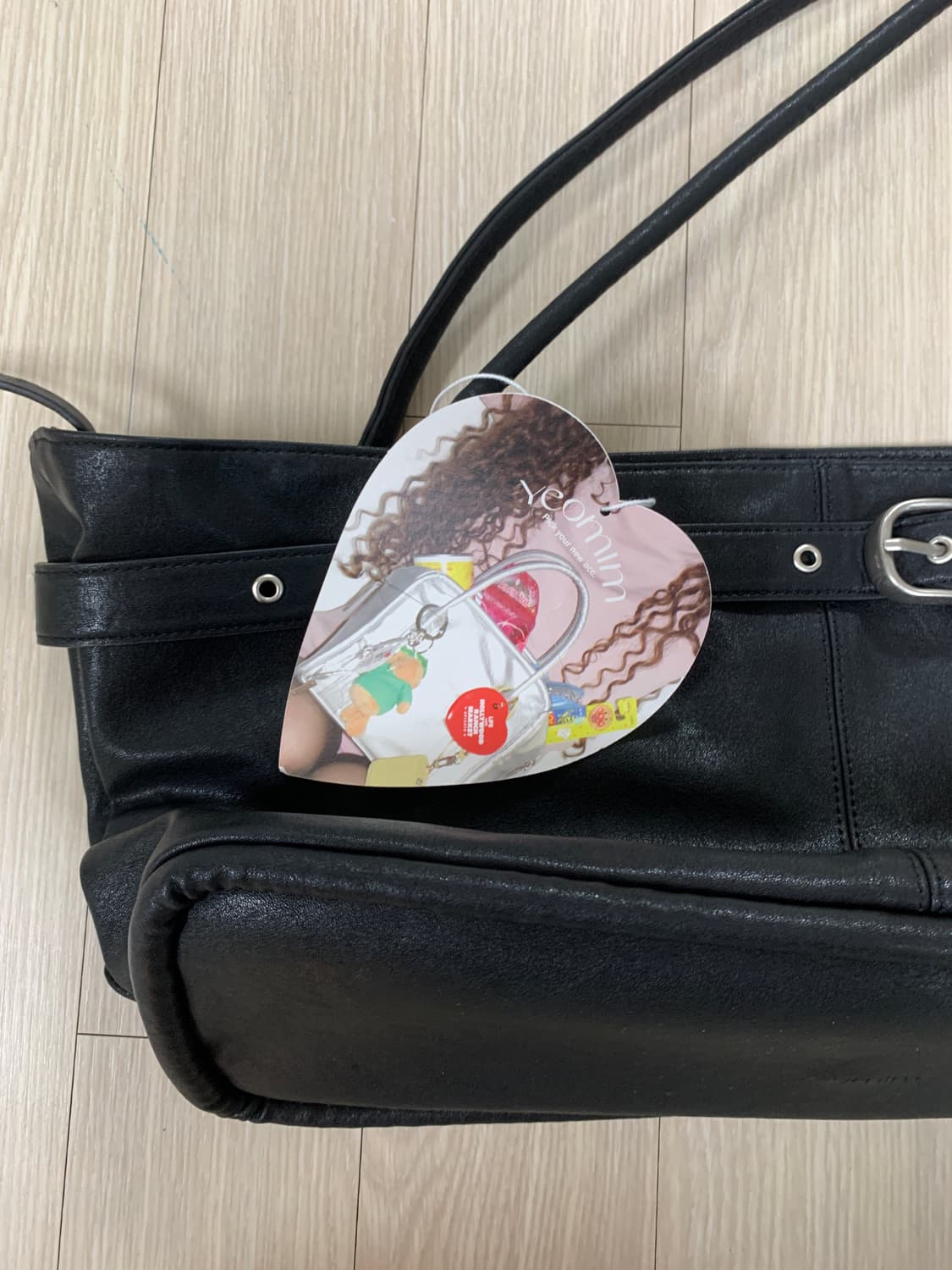 여밈 벨티드 버클 숄더백 블랙 새상품 상품이미지3