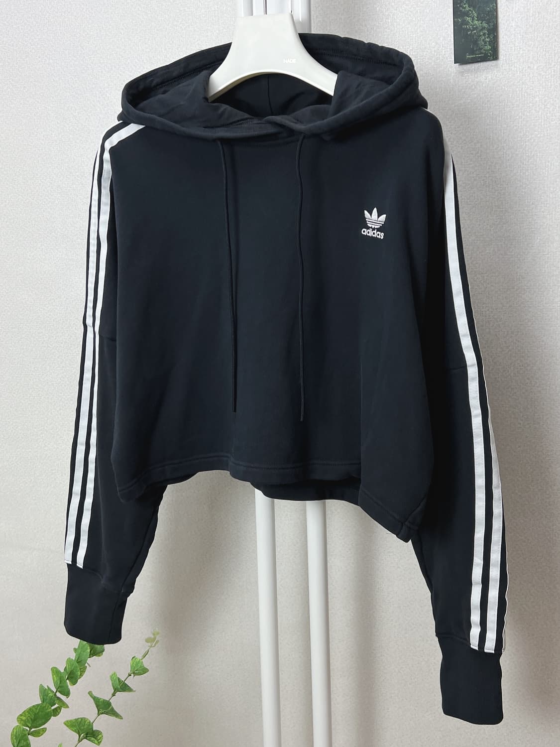 아디다스 크롭 후드티  상품이미지3