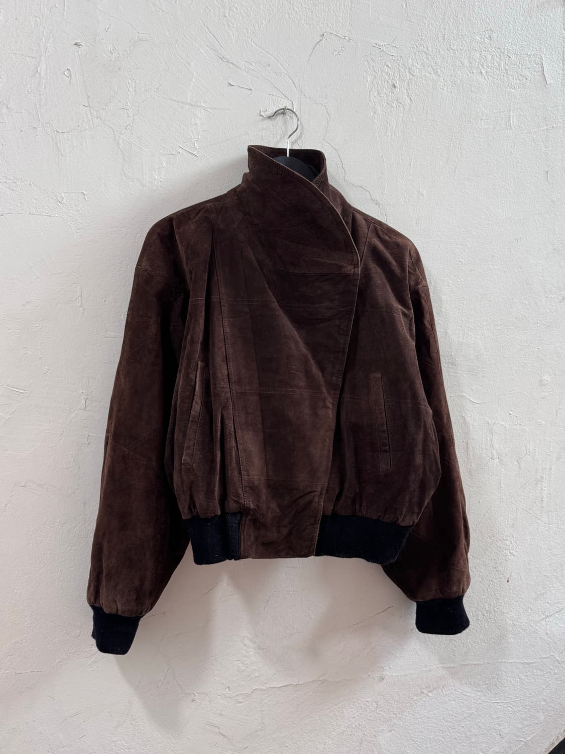 Falvis Div 언발란스 하이넥 스웨이드 크롭자켓  상품이미지2