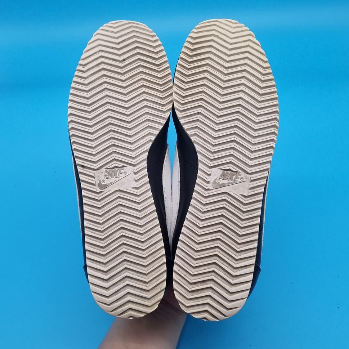 oo 나이키 코르테즈 레더 검흰 여성운동화230 상품이미지3