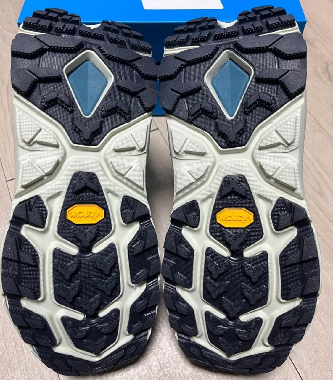 새상품 호카 우먼스 카하2 GTX 블루코랄/그래파이트 245 상품이미지5