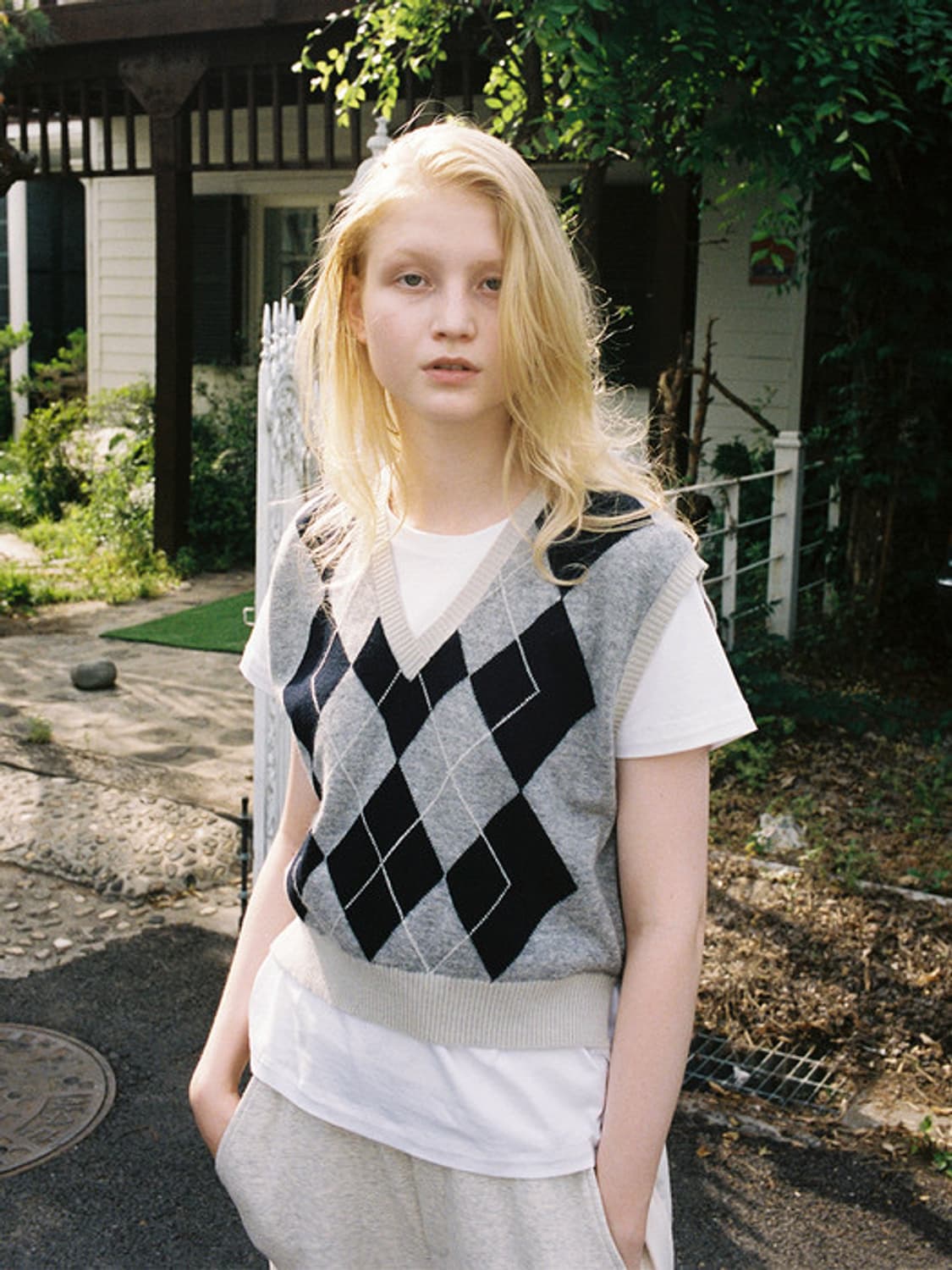 택O) [s] 엔오르 아가일 패턴 베스트 그레이 [제니, 나연 착용] 상품이미지5