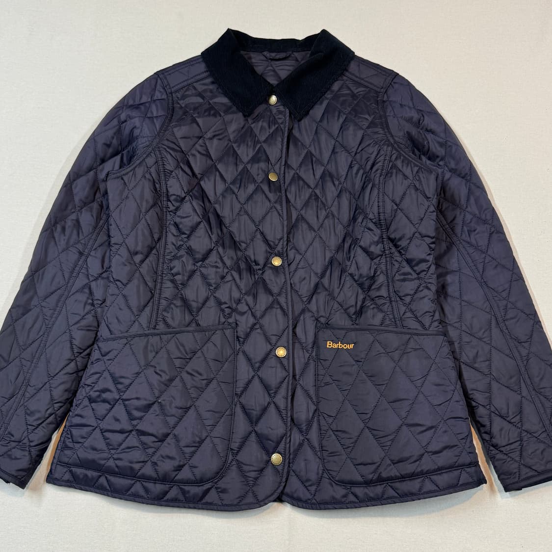 M) Barbour 바버 여성 클래식 퀼팅 자켓 네이비 상품이미지2