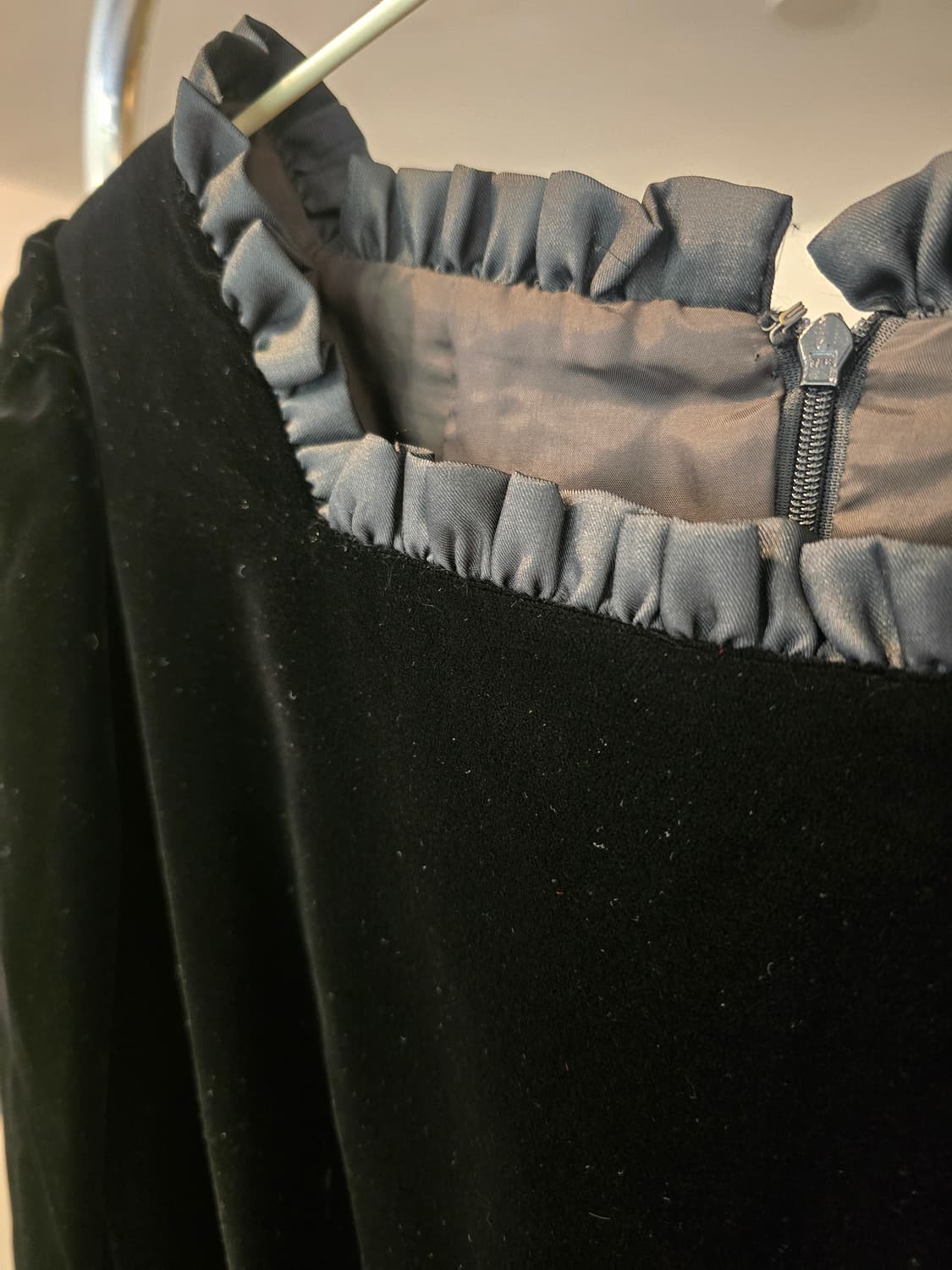 밸벳 리본 주름 원피스 상품이미지3