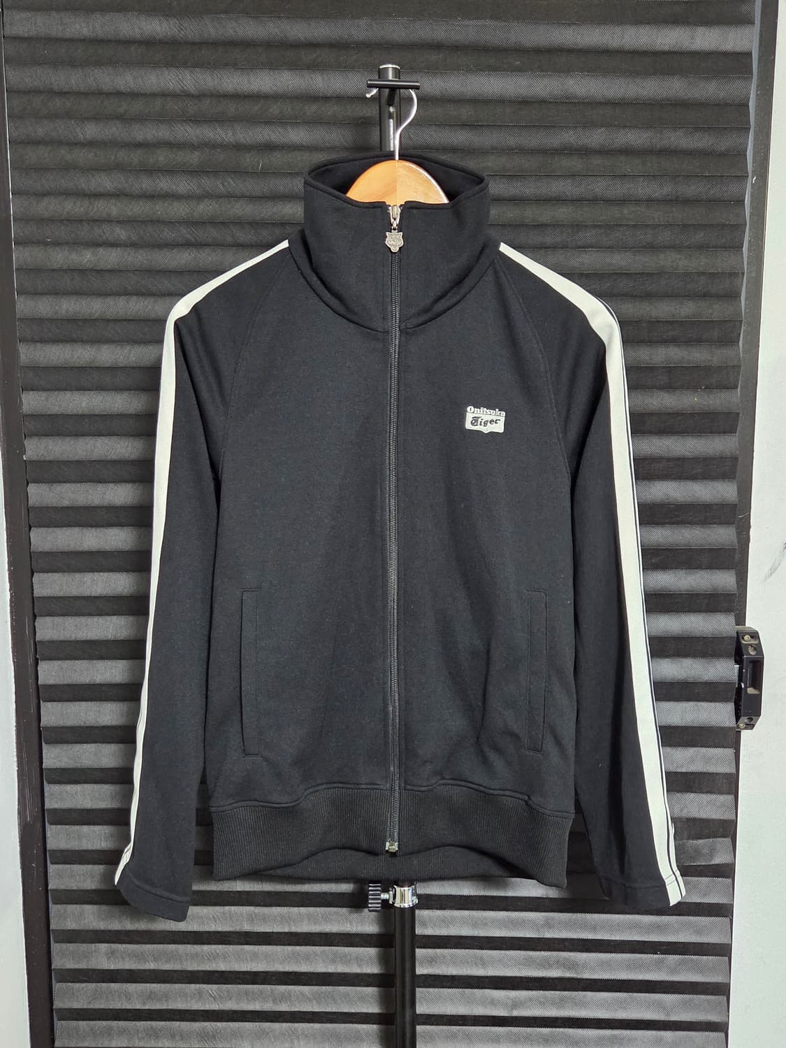 [오니츠카 타이거] 사이드 라인 하이넥 트랙탑 져지 | 00066 상품이미지1